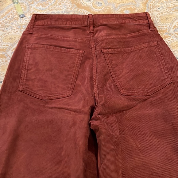 One pair RUST size 2 - Picture 4 of 4